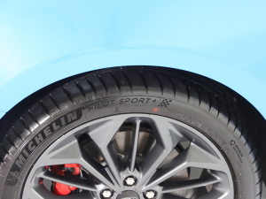 2022 EcoBoost 180 ԄST Line ^