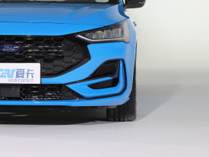 2022 EcoBoost 180 ԄST Line ^