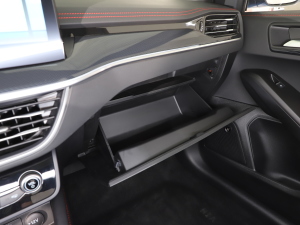 2022 EcoBoost 180 ԄST Line 