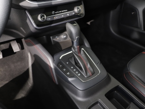 2022款三厢 EcoBoost 180 自动ST Line 换挡杆