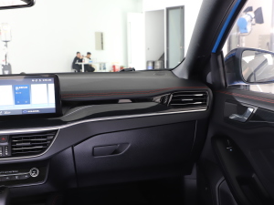 2022 EcoBoost 180 ԄST Line п؅^