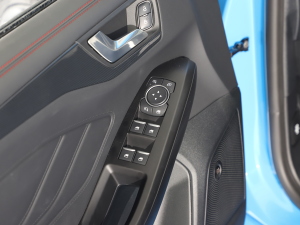2022款三厢 EcoBoost 180 自动ST Line 主驾车窗控制区	