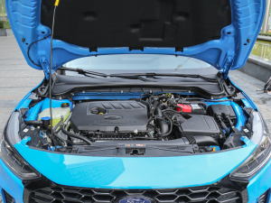 2022款福克斯三厢 三厢 EcoBoost 180 自动竞速版