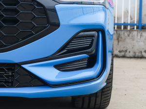 2022 EcoBoost 180 ԄS ^