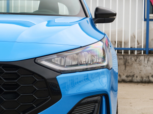 2022 EcoBoost 180 ԄS ^