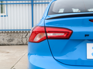 2022 EcoBoost 180 ԄS ^