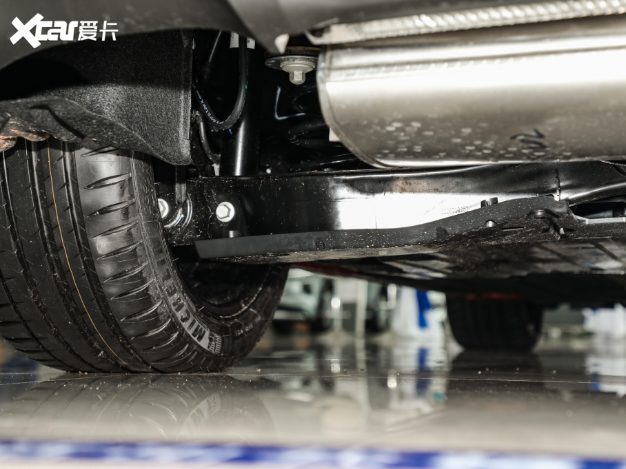 2022˹ Ɏ EcoBoost 180 ԄST Line