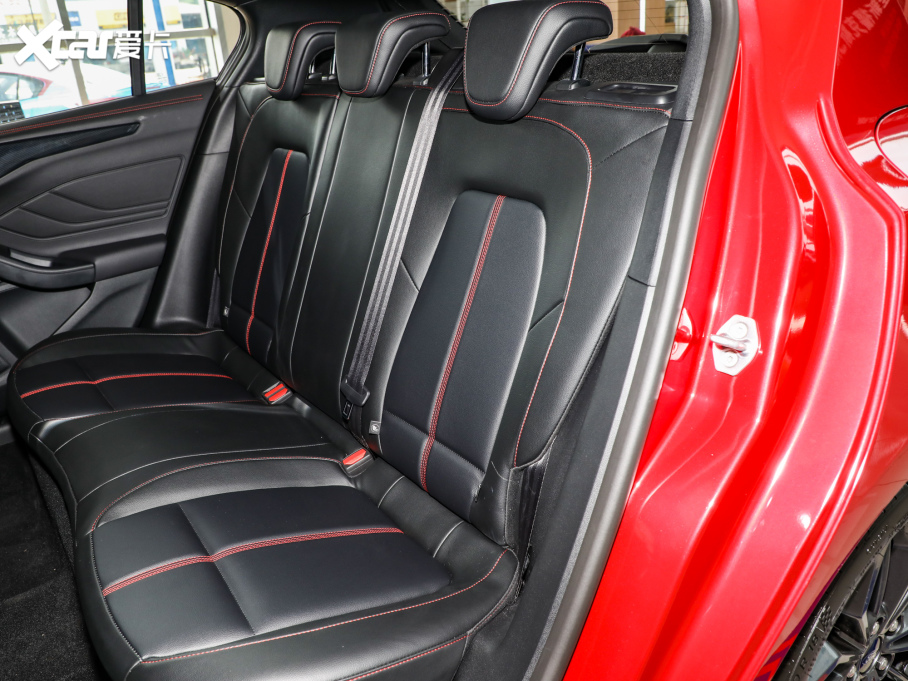 2022˹ Ɏ EcoBoost 180 ԄST Line