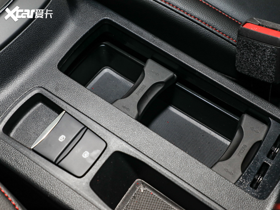 2022˹ Ɏ EcoBoost 180 ԄST Line