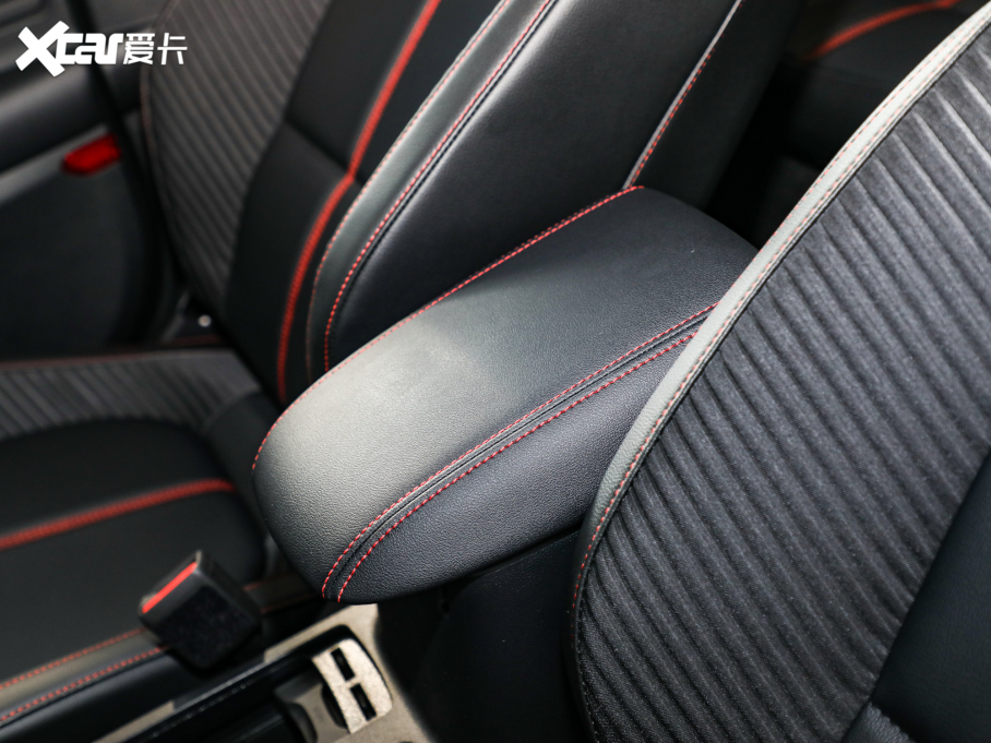 2022˹ Ɏ EcoBoost 180 ԄST Line