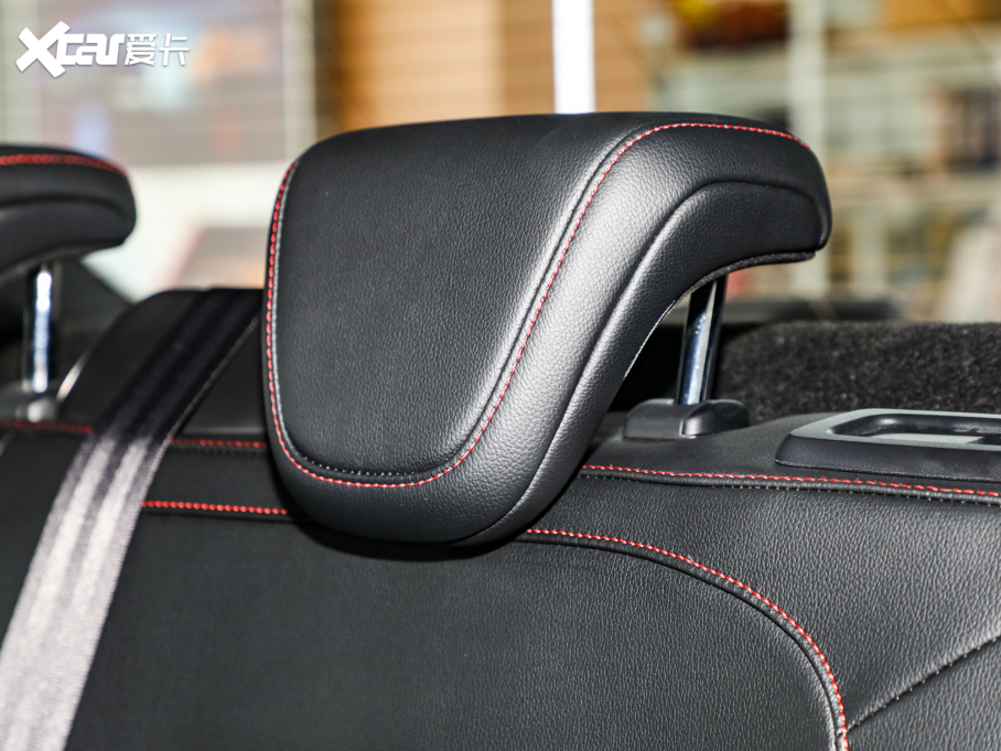 2022˹ Ɏ EcoBoost 180 ԄST Line