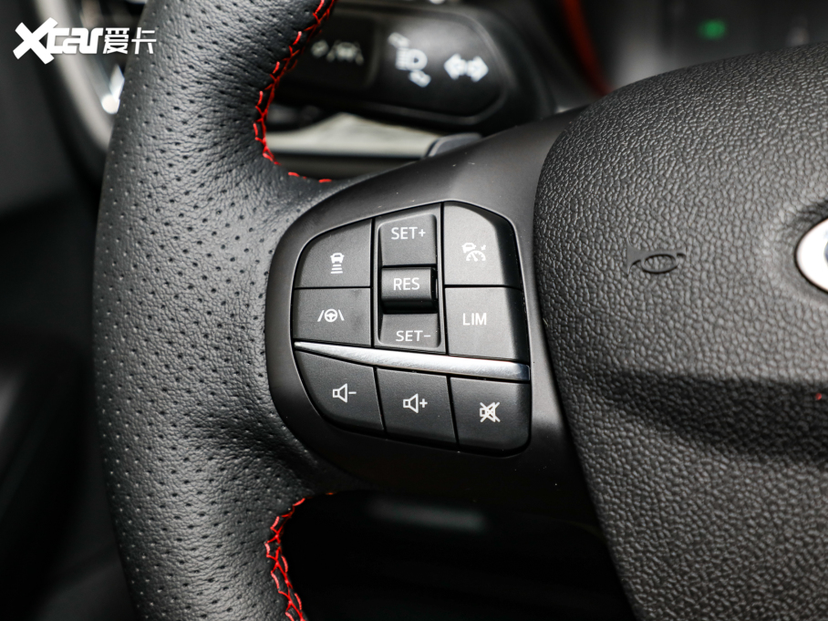 2022˹ Ɏ EcoBoost 180 ԄST Line