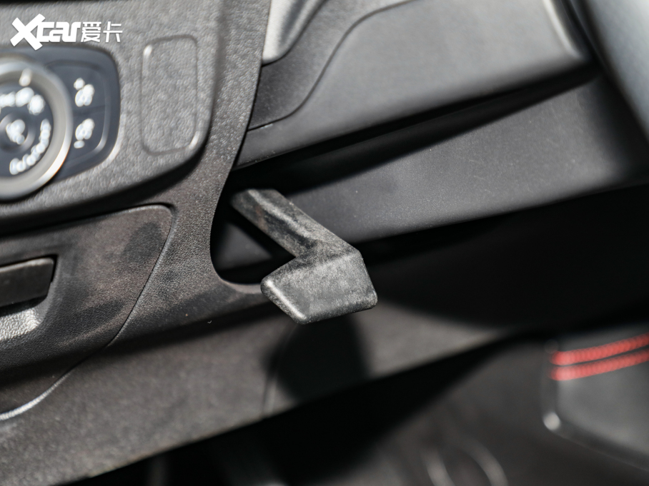 2022˹ Ɏ EcoBoost 180 ԄST Line