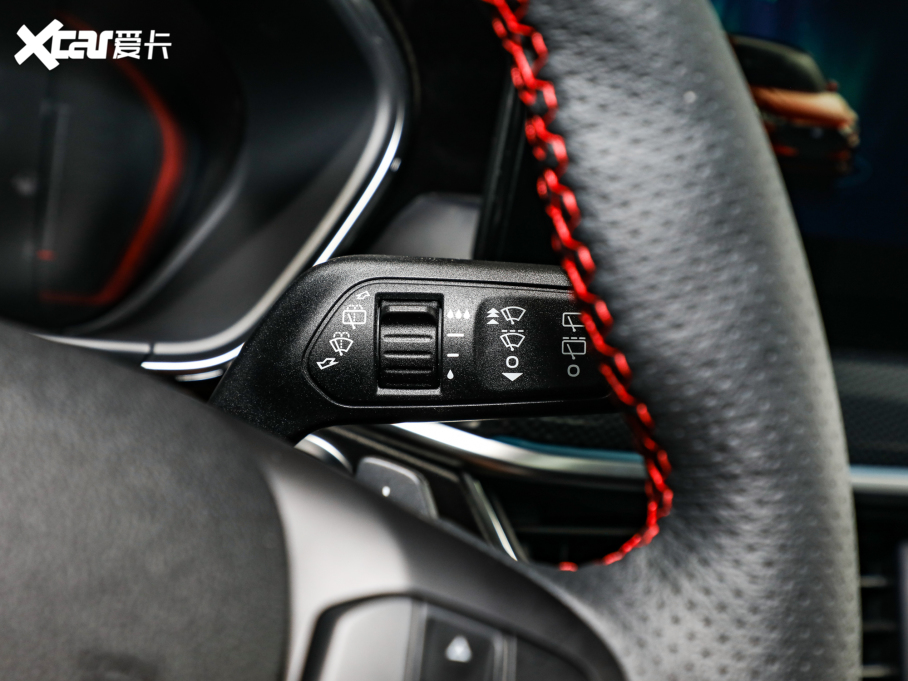 2022˹ Ɏ EcoBoost 180 ԄST Line