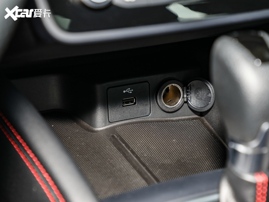 2022˹ Ɏ EcoBoost 180 ԄST Line