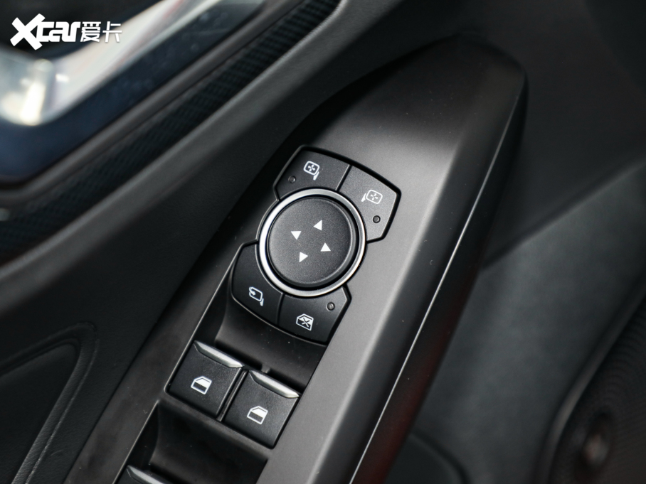 2022˹ Ɏ EcoBoost 180 ԄST Line