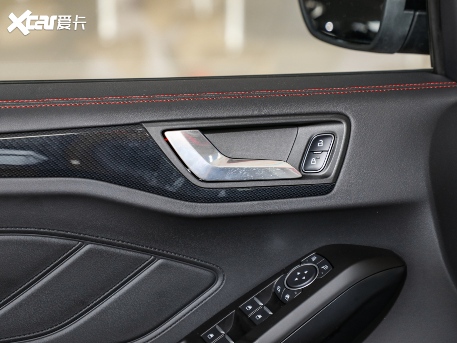 2022˹ Ɏ EcoBoost 180 ԄST Line