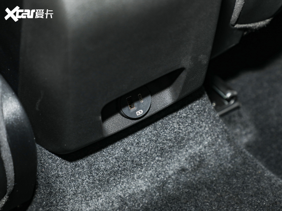 2022˹ Ɏ EcoBoost 180 ԄST Line