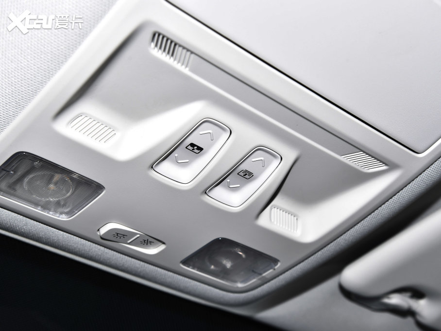 2022���˹ �Ɏ� EcoBoost 180 �ԄӸ��ٰ�