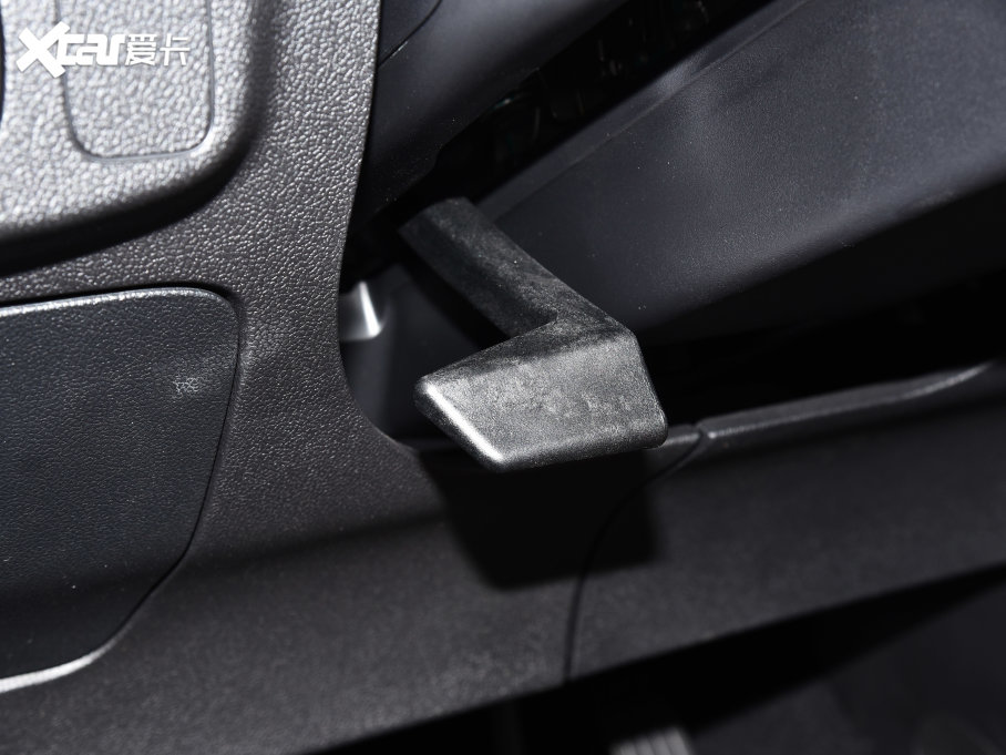 2022���˹ �Ɏ� EcoBoost 180 �ԄӸ��ٰ�