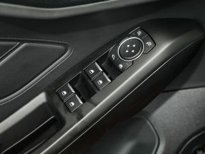 2022Ɏ EcoBoost 180 ԄST Line п؅^