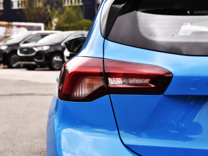 2022Ɏ EcoBoost 180 ԄӸٰ ^