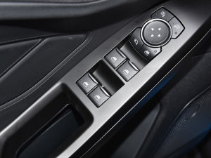 2022Ɏ EcoBoost 180 ԄӸٰ п؅^