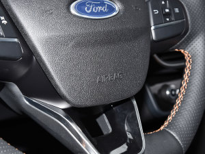 2022Ɏ EcoBoost 180 ԄӸٰ п؅^