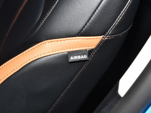 2022Ɏ EcoBoost 180 ԄӸٰ п؅^