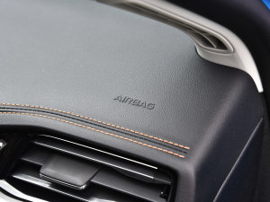 2022Ɏ EcoBoost 180 ԄӸٰ п؅^