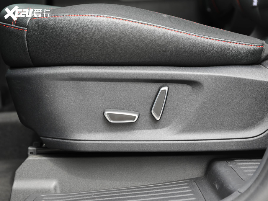 2023̽U EcoBoost 285 ST-LINE 6