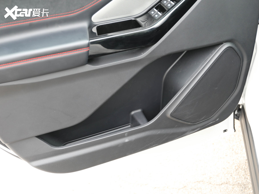 2023̽U EcoBoost 285 ST-LINE 6