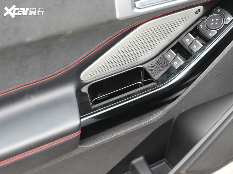 2023̽U EcoBoost 285 ST-LINE 6