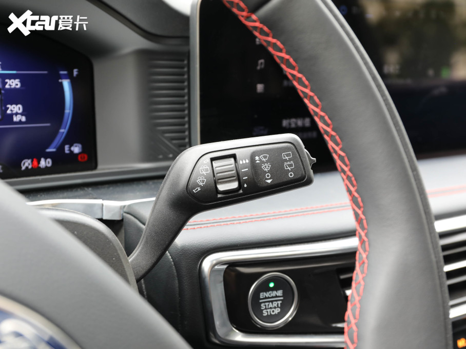 2023̽U EcoBoost 285 ST-LINE 6