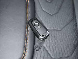 2023款EcoBoost 285 昆仑巅峰版 6座 车钥匙