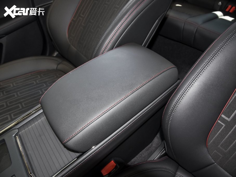 2023ɵϚW EcoBoost 180 A