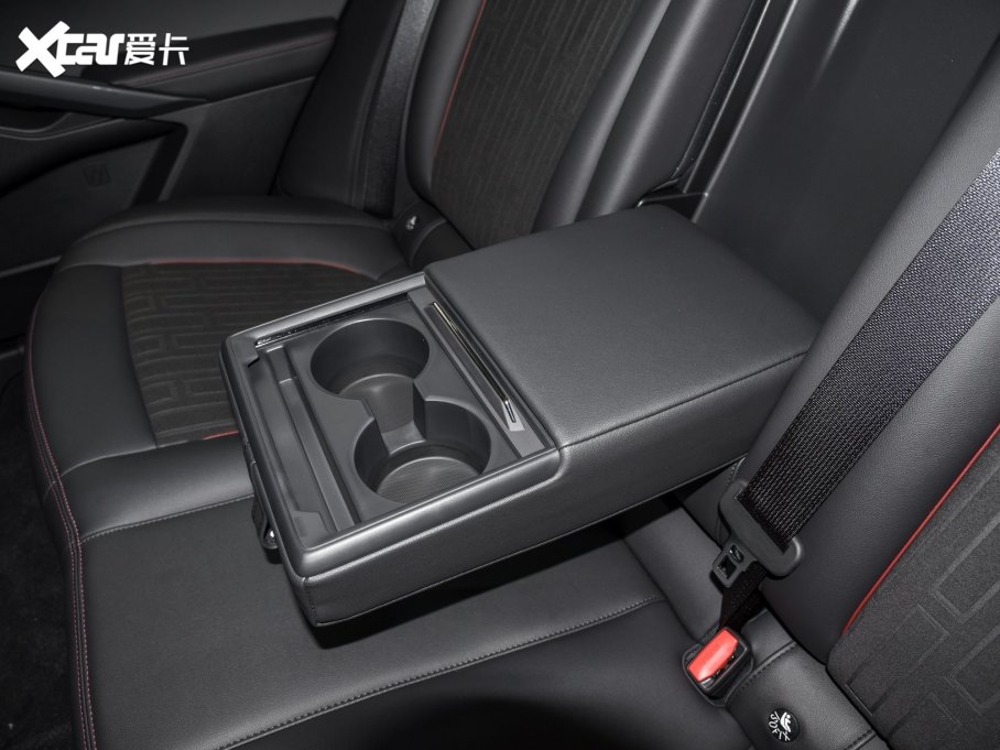 2023ɵϚW EcoBoost 180 A