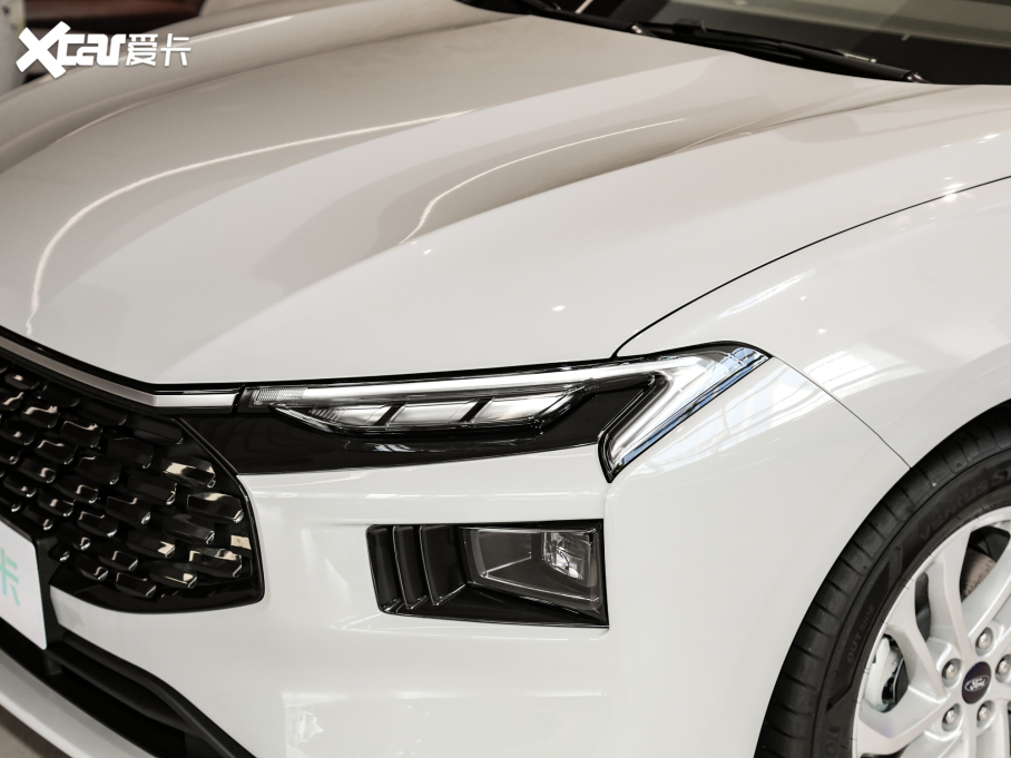 2023ɵϚW EcoBoost 180 