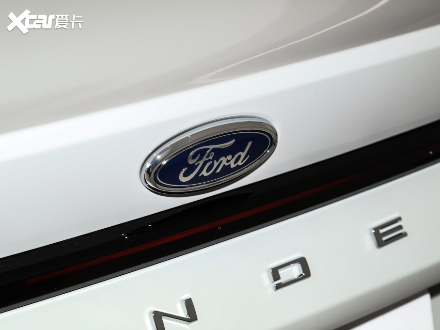 2023ɵϚW EcoBoost 180 