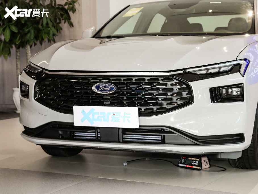 2023ɵϚW EcoBoost 180 