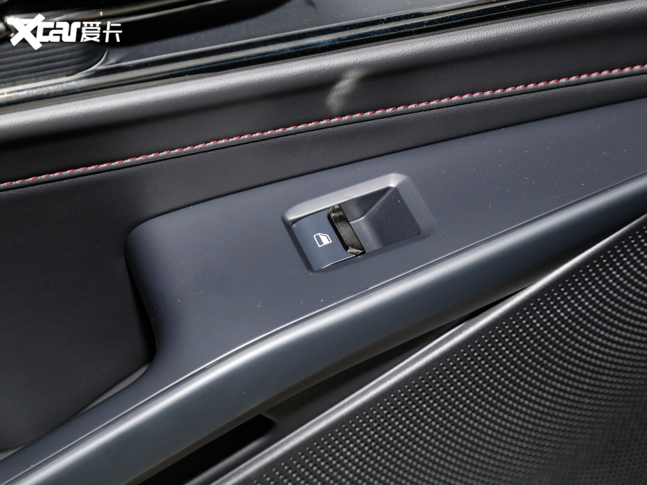 2023ɵϚW EcoBoost 180 