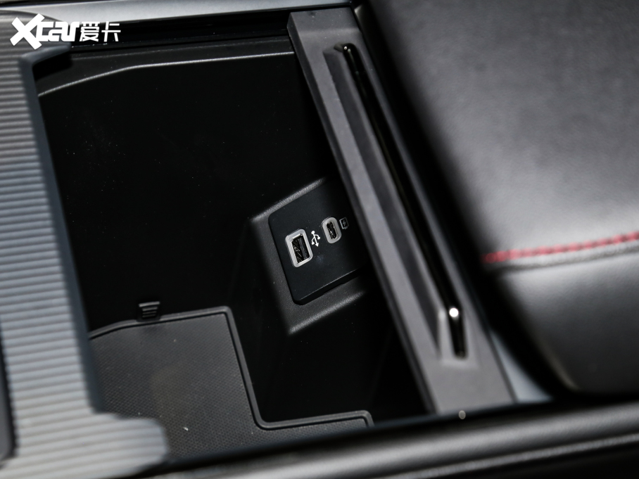 2023ɵϚW EcoBoost 180 