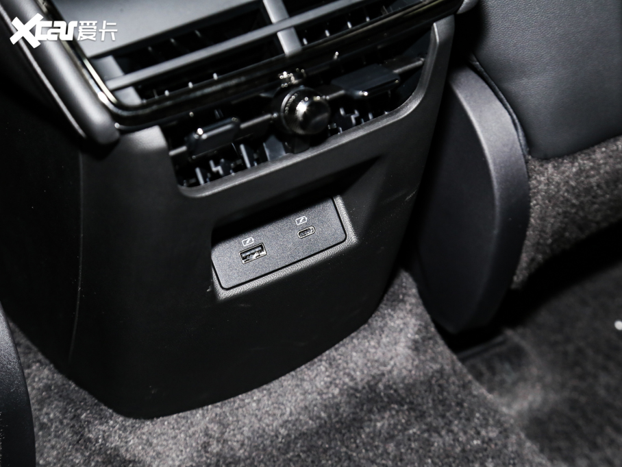 2023ɵϚW EcoBoost 180 