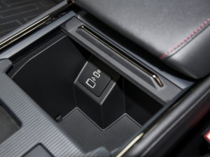 2023EcoBoost 180 A п؅^