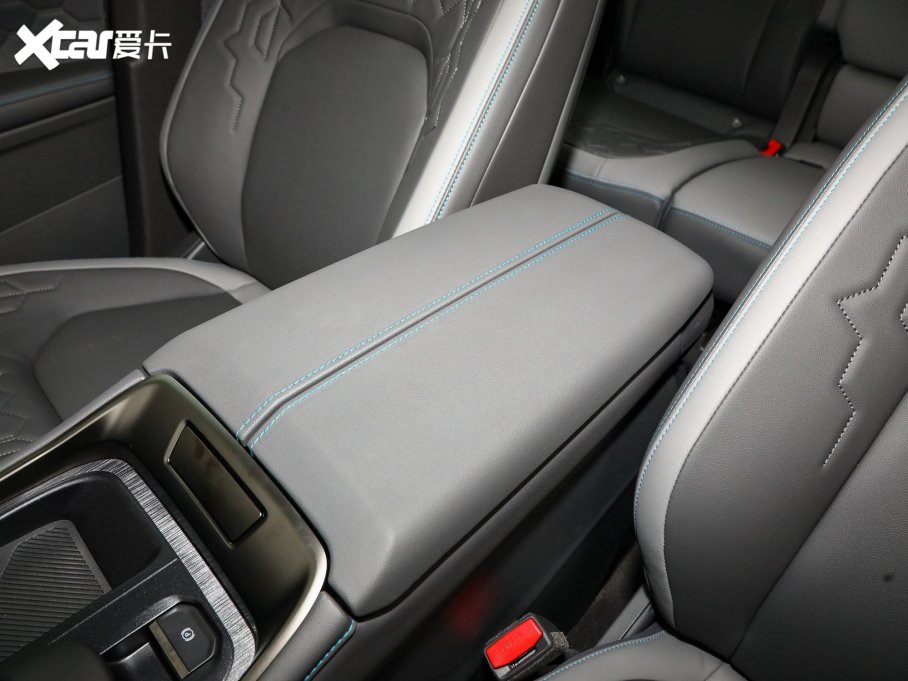 2023J JL 2.0T EcoBoost E-ӃA