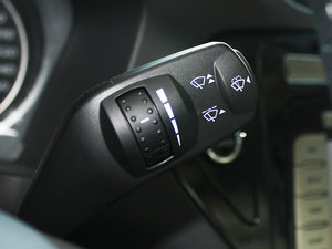 2010款2.3L 自动豪华版 中控区