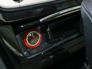 2010款2.3L 自动豪华版 中控区