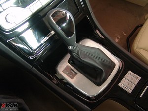 2010款2.3L 自动豪华版 换挡杆