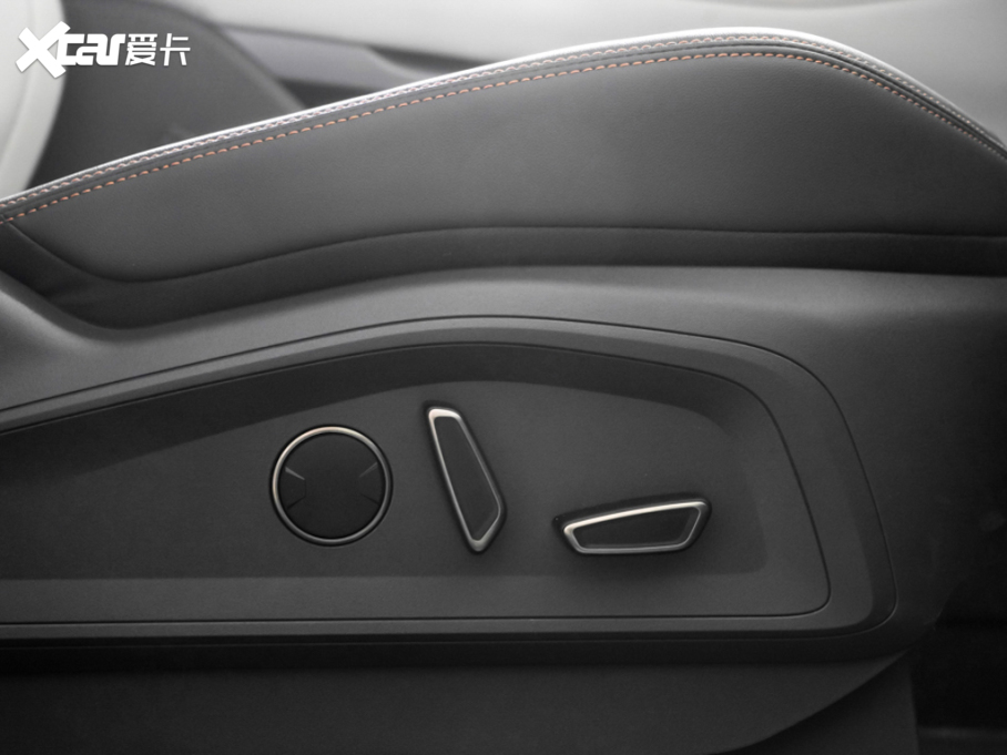 2025J JL 2.0T EcoBoost E(dng)(q)