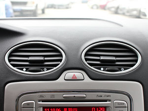2011款1.8L 手动舒适版 空调出风口